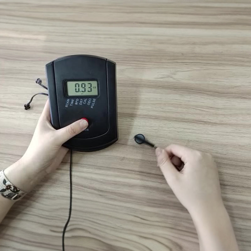 Heart - rate electronic instrument display for spinning bikes, fitness bikes. XBK webbing bikes, speed counters for treadmills